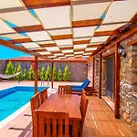 Secluded Private Pool & Jacuzzi In Kayakoey, ヴィラ *