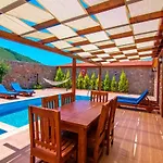 Secluded Private Pool & Jacuzzi In Kayakoey, フェティエ