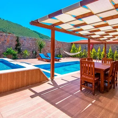 ヴィラ Secluded Private Pool & Jacuzzi In Kayakoey, フェティエ